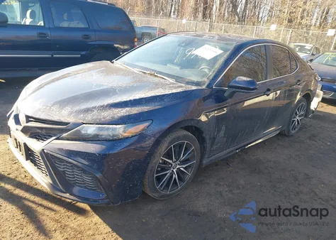 2021 Toyota Camry Se z USA, uszkodzony, nr VIN 4T1G11AK8MU549487